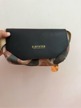 R. Riveter PATTON Crossbody Bag Camo Army Green black Leather adjustable strap